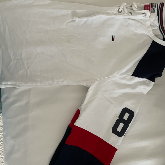 Tommy Hilfiger white v neck long sleeve - Picture 1 of 3